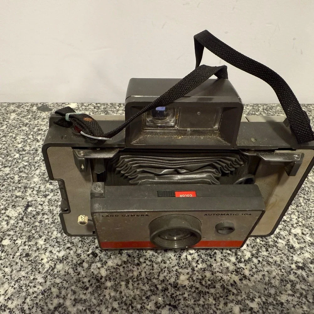 Polaroid Land Camera Automatic 104 Vintage Instant Film Camera‎
